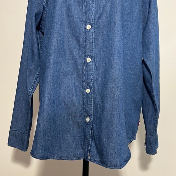 LEVI || Boyfriend Fit Chambray Shirt. Sz. L - Picture 5 of 11